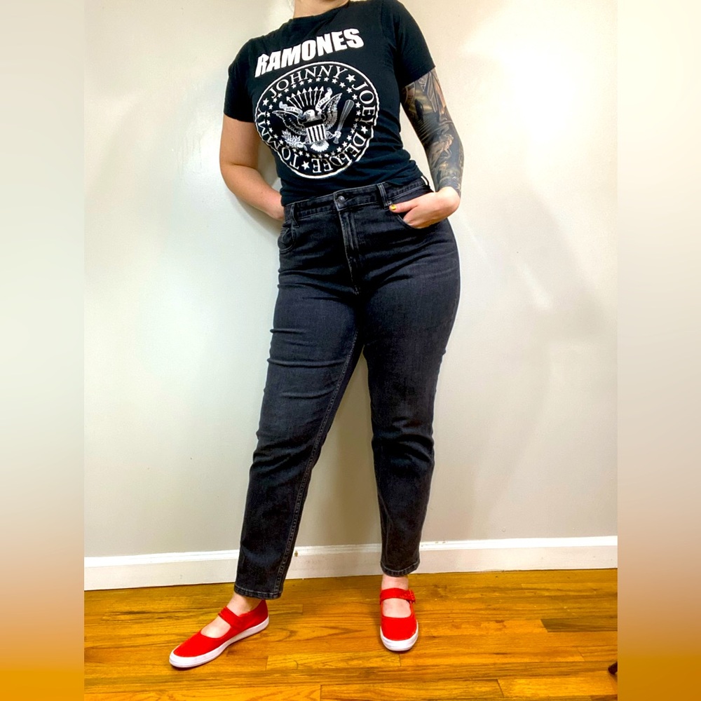 Everlane Curvy Cheeky Jeans Black High Waisted Straight size: 32